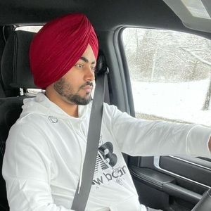 Meet your Posher, Simranjeet